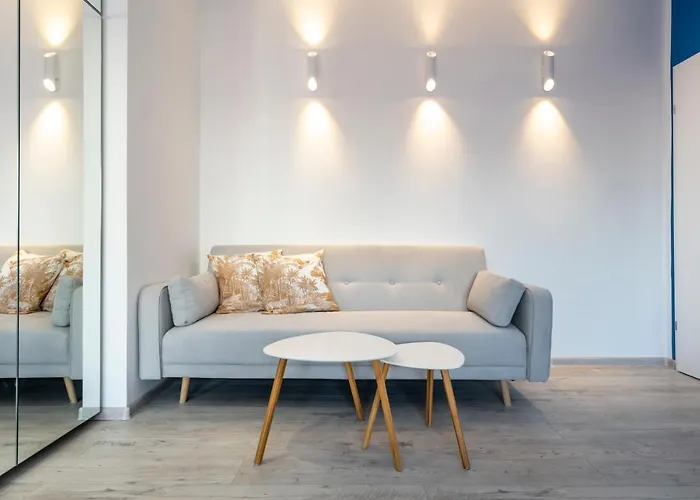Blue Design In Magheru * Бухарест