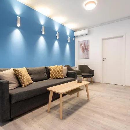 Blue Design In Magheru Apartment