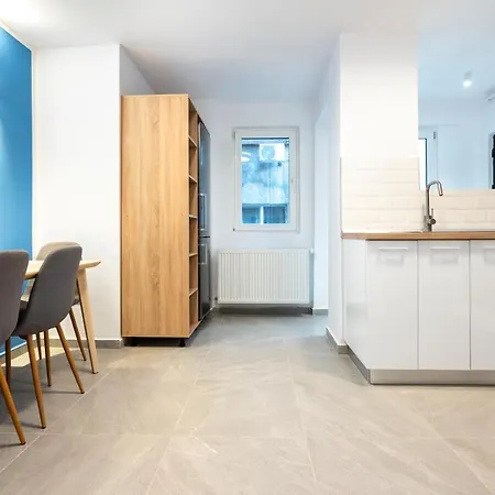 Blue Design In Magheru Bukarest