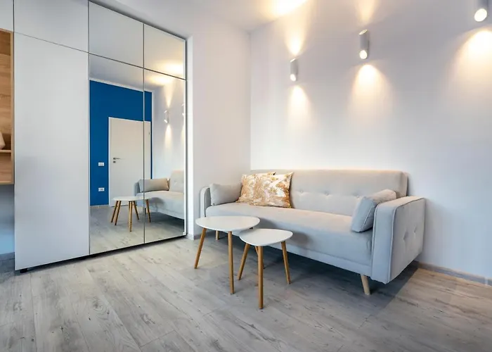 Blue Design In Magheru Boekarest